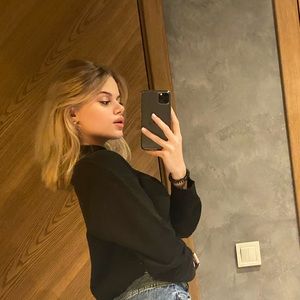 Meet your Posher, Eva